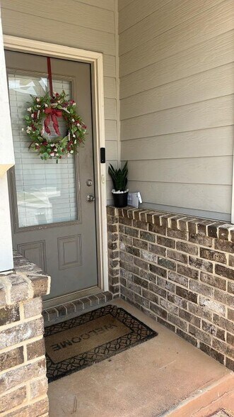 Building Photo - 3618 Acorn Dr