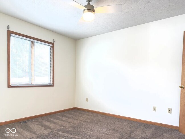 Building Photo - 731 W Gaston Dr