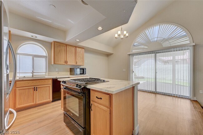 Building Photo - 8752 Raindrop Canyon Ave
