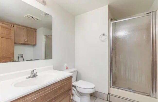 Building Photo - 621 Twin Valley Dr