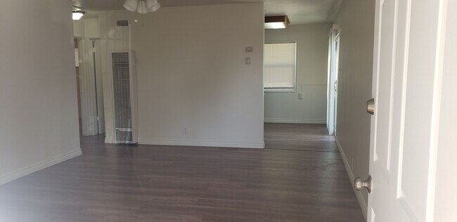 Building Photo - 6548 Duke St