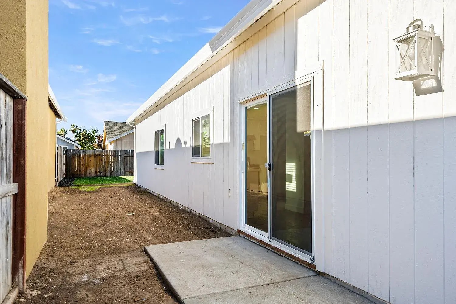 Building Photo - 6643 Laguna Park Dr