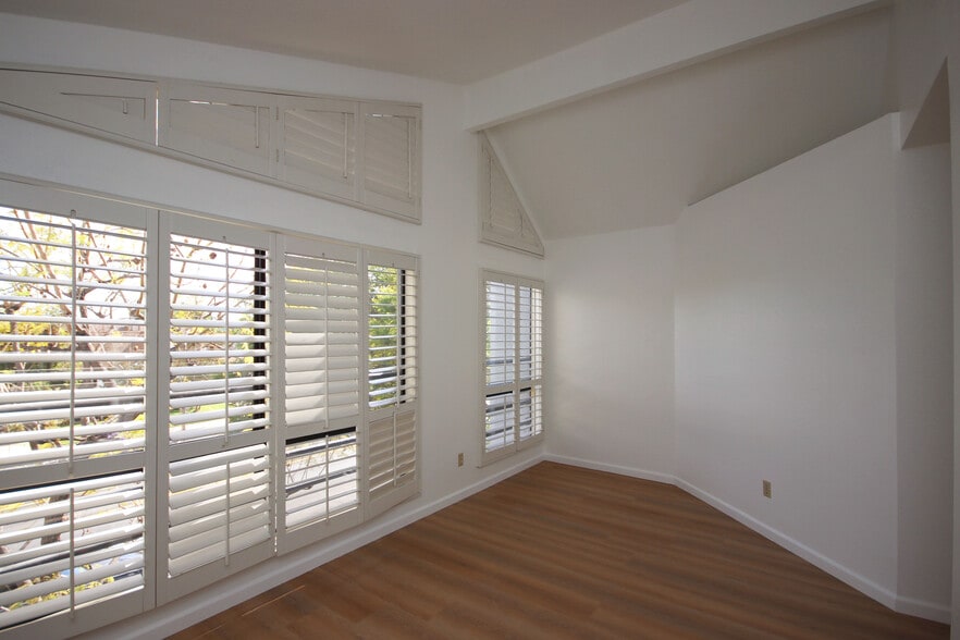 Building Photo - 311 E Glenarm St