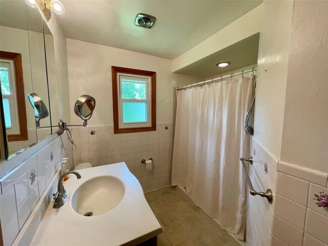 Building Photo - 1026 Southern Pines Dr