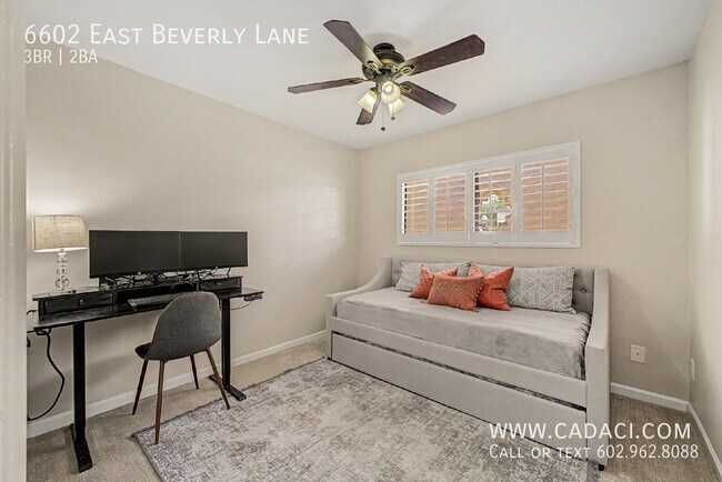 Building Photo - 6602 E Beverly Ln