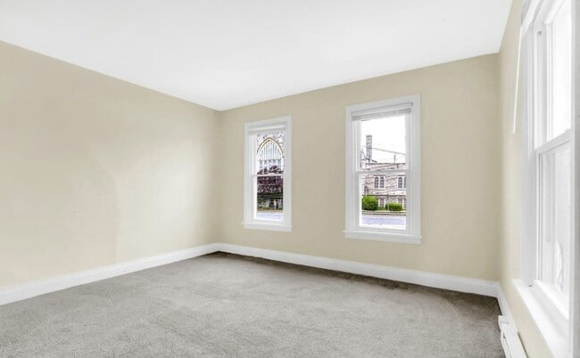 Building Photo - Bright 4 Bedroom, 1.5 Bath Home in Enola Pa!