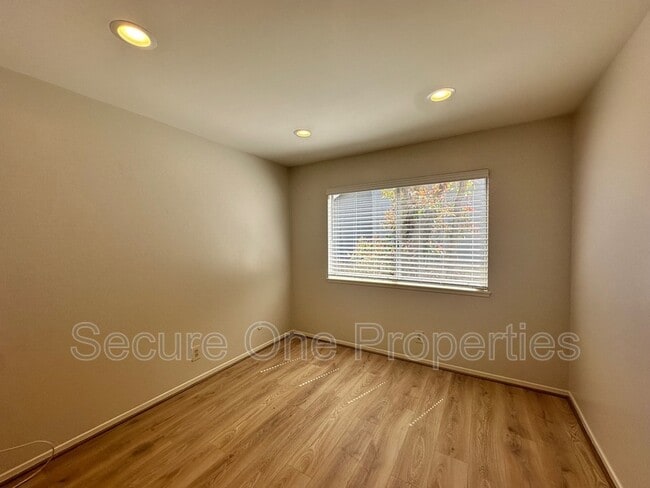 Building Photo - 29476 Trailway Ln