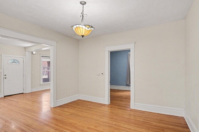 Building Photo - 440 Diamond Ave NE