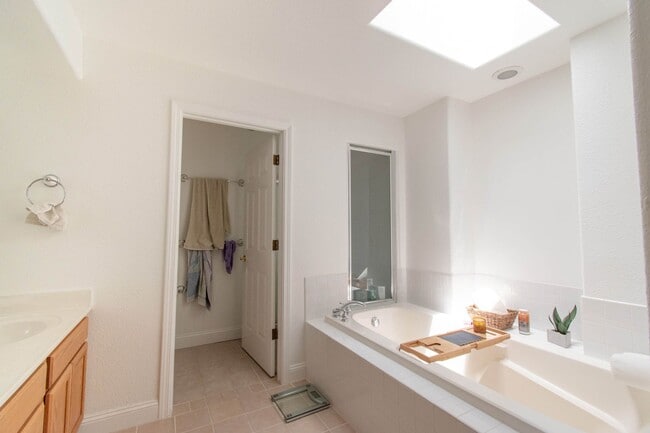 Building Photo - Amazing Downtown Campbell Location * Hardw...