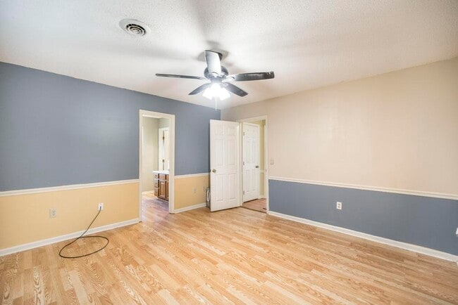 Building Photo - 123 Whipoorwill Way