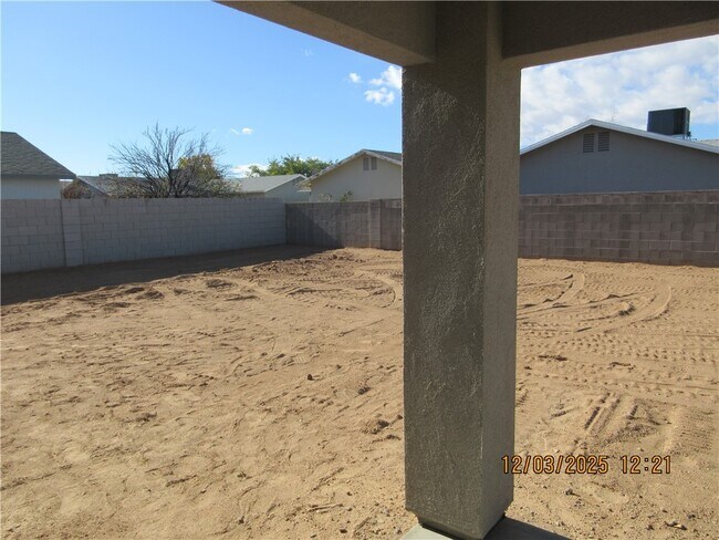 Building Photo - 3327 N Central St