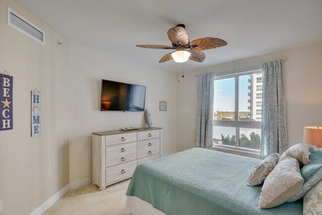 Building Photo - 241 Riverside Dr