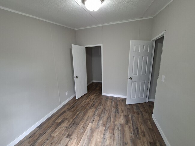 Building Photo - 111 Carnes Blvd