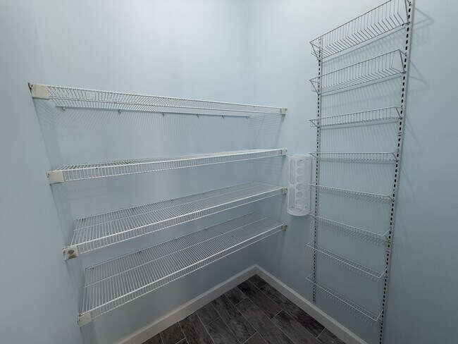 Building Photo - 231 Southwoods Ln