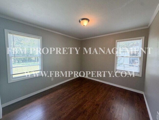Building Photo - 3015 Winfield Dr