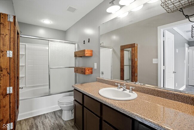 Building Photo - 12438 Hawks Landing Dr