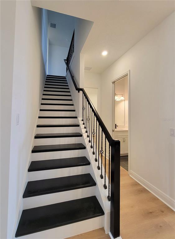 Building Photo - 15627 Vetta Dr