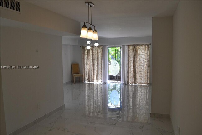 Building Photo - 220 NW 87th Ave