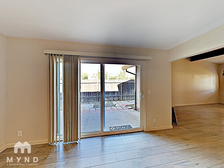 Building Photo - 6955 Greenback Ln