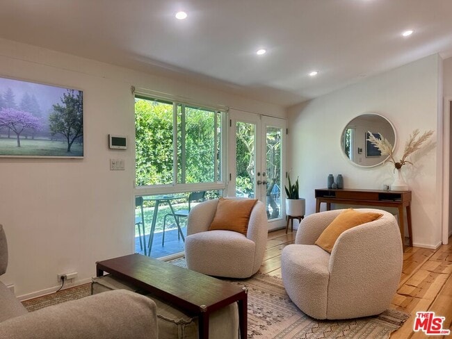 Building Photo - 8350 Lookout Mountain Ave