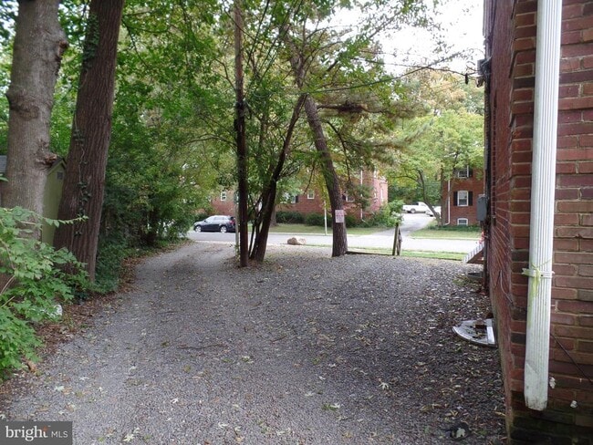 Building Photo - 1400 N Kenilworth St