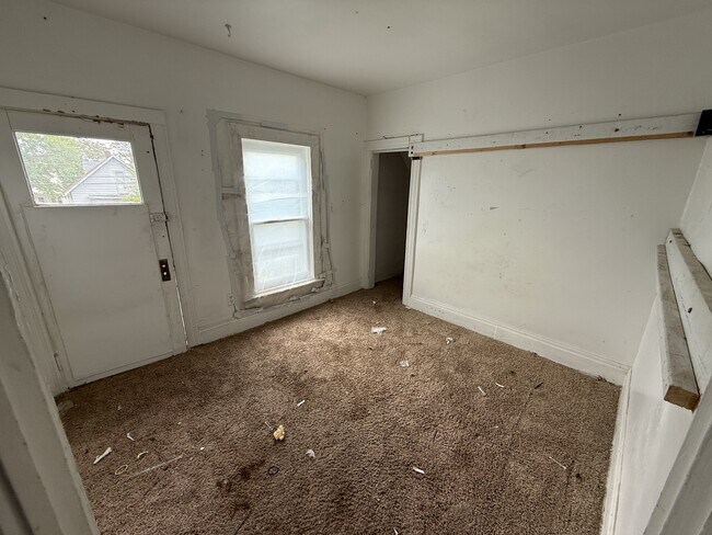 Building Photo - 4112 Caroline Ave