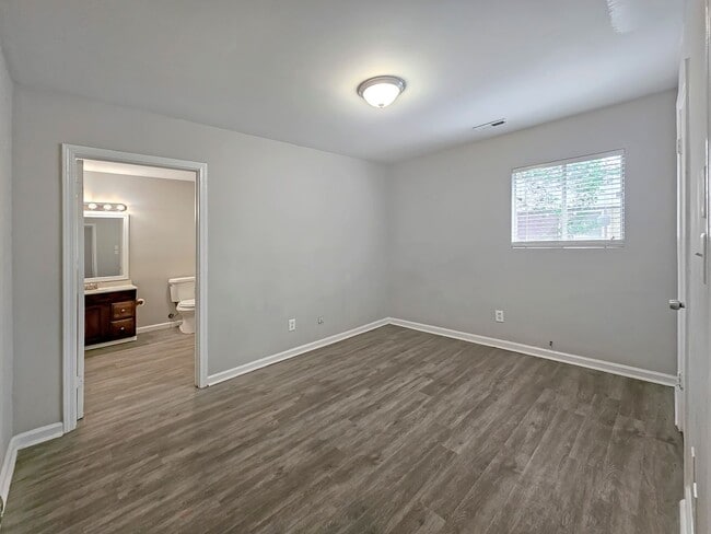 Building Photo - Updated 3-Bedroom Brick Ranch in Jonesboro with Fenced Yard & Prime Location