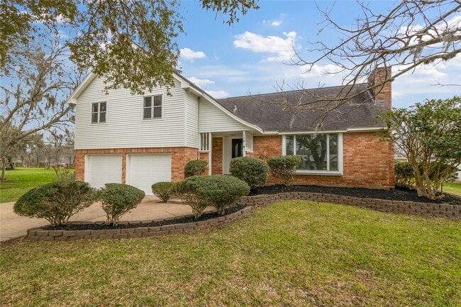 Building Photo - 108 Woodland Rd