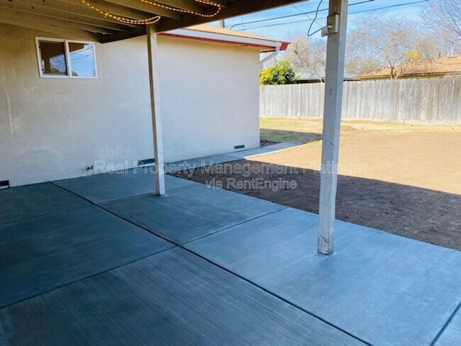 Building Photo - 841 W San Gabriel Ave