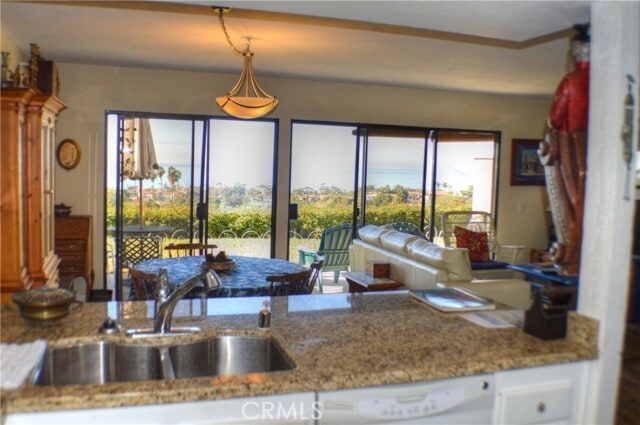 Building Photo - 146 Avenida Baja