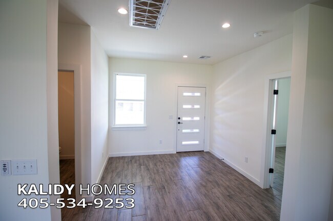 Building Photo - 17584 Salma Rd