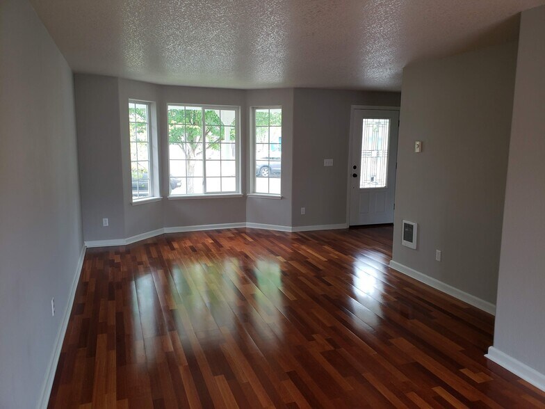 Downstairs family room - 770 Hyacinth St