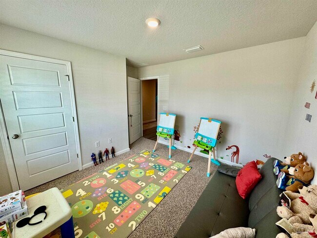 Building Photo - 914 Lovebird Ct
