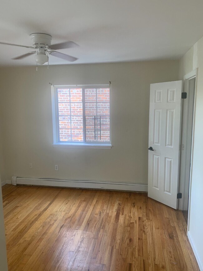 Building Photo - 7xx E 226th St