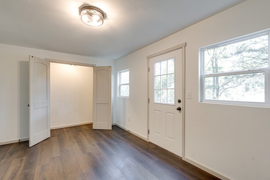 Building Photo - 22 Ridgeland Cir