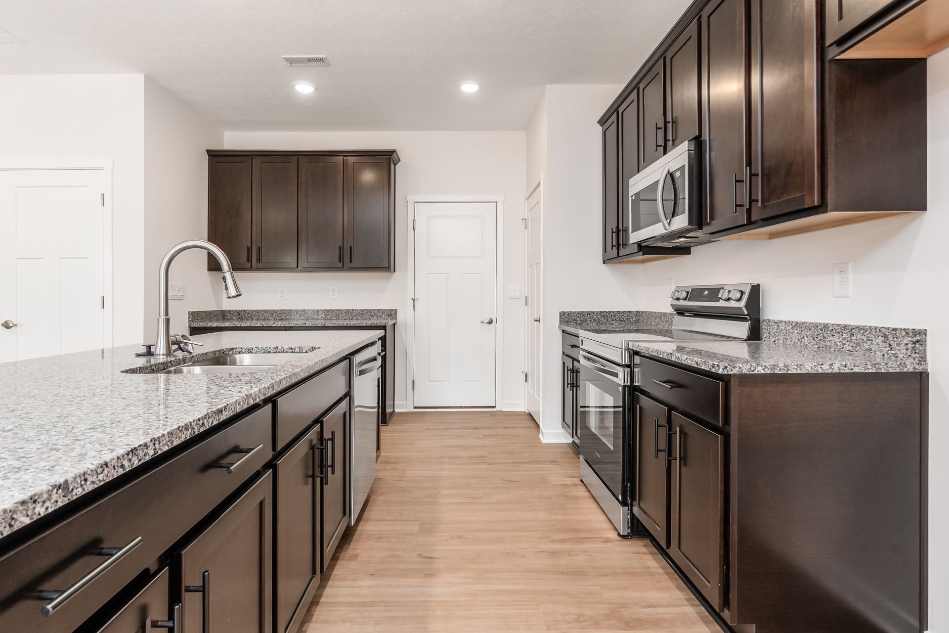 Building Photo - 2787 Horsham Dr