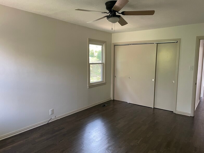 Building Photo - 1408 Bluebird Dr