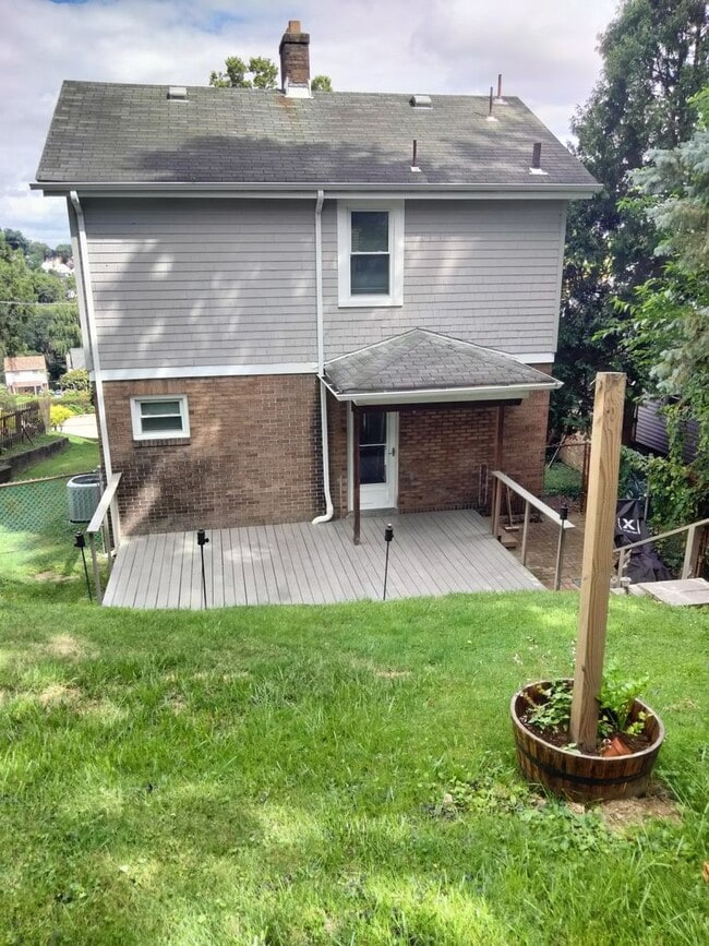 Building Photo - Beautiful 2-Bedroom Brookline Home for Rent