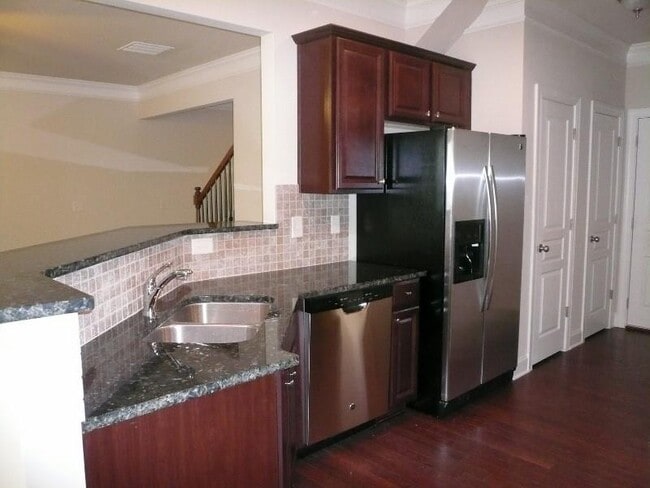 Building Photo - 780 Duberry St