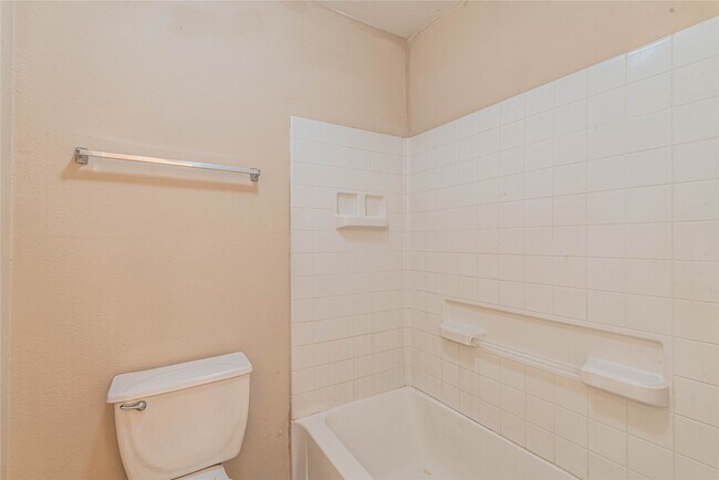 Building Photo - 21135 Sprouse Cir