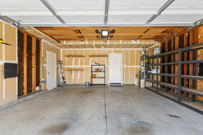 Building Photo - 8753 Redwood Grove Way