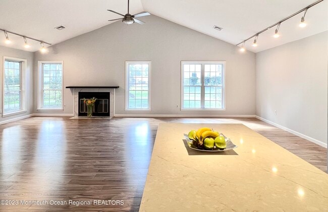 Building Photo - 159 Tanglewood Pl