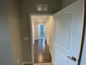 Building Photo - Newly Built Condo in the Side Creek Neighborhood!