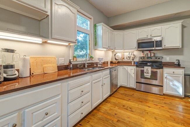 Building Photo - 24 Jefferson Dr