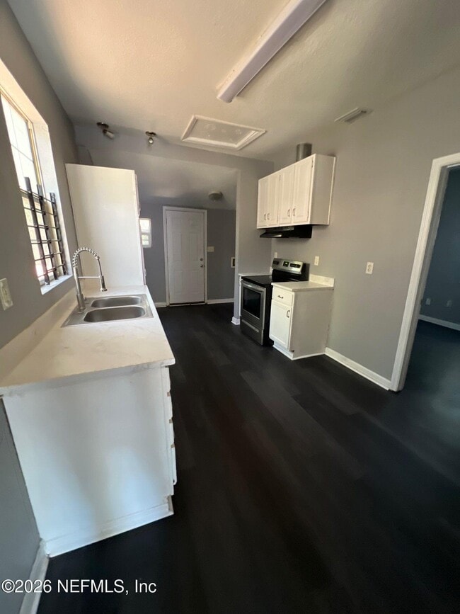 Building Photo - 2965 Dignan St