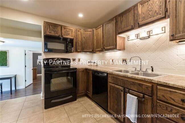 Building Photo - 1309 Linden Rd