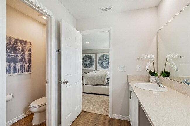 Building Photo - 601 Ambleside Dr