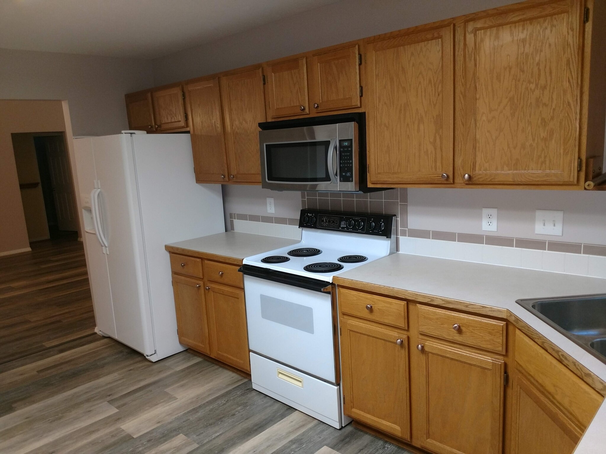 Building Photo - 310 N Sweetgrass Ave