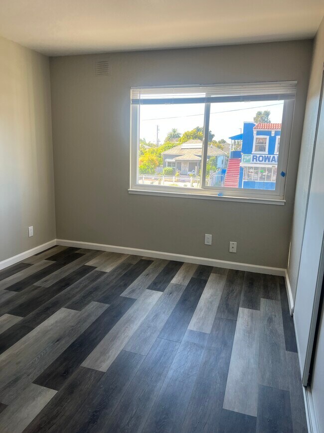 Building Photo - 2124 90th Ave