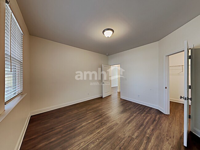 Building Photo - 145 Lindridge Dr